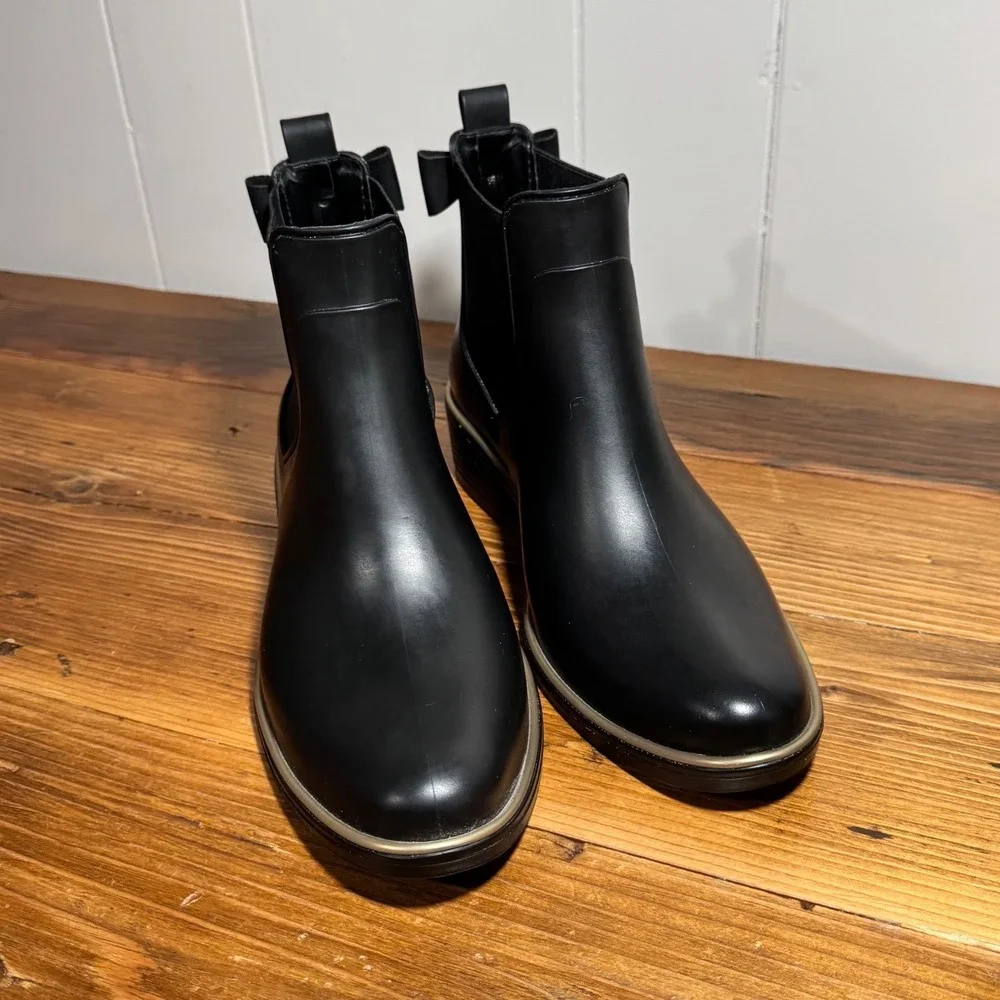 Kate Spade Edimburg Rain Boots Women 8 Black Gold Trim Bow Chelsea Ankle Boot